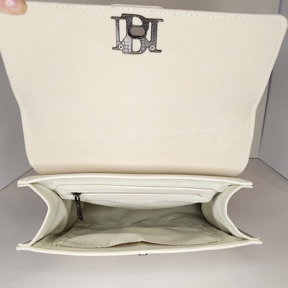 Badgley Mischka Flap Bag Crossbody with Studs/Chain - Off White - NWT - Picture 11 of 11